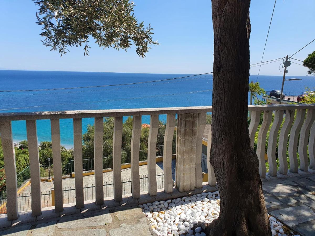 Una Finestra Sul Mare Monolocale Apartment Bergeggi Exterior photo
