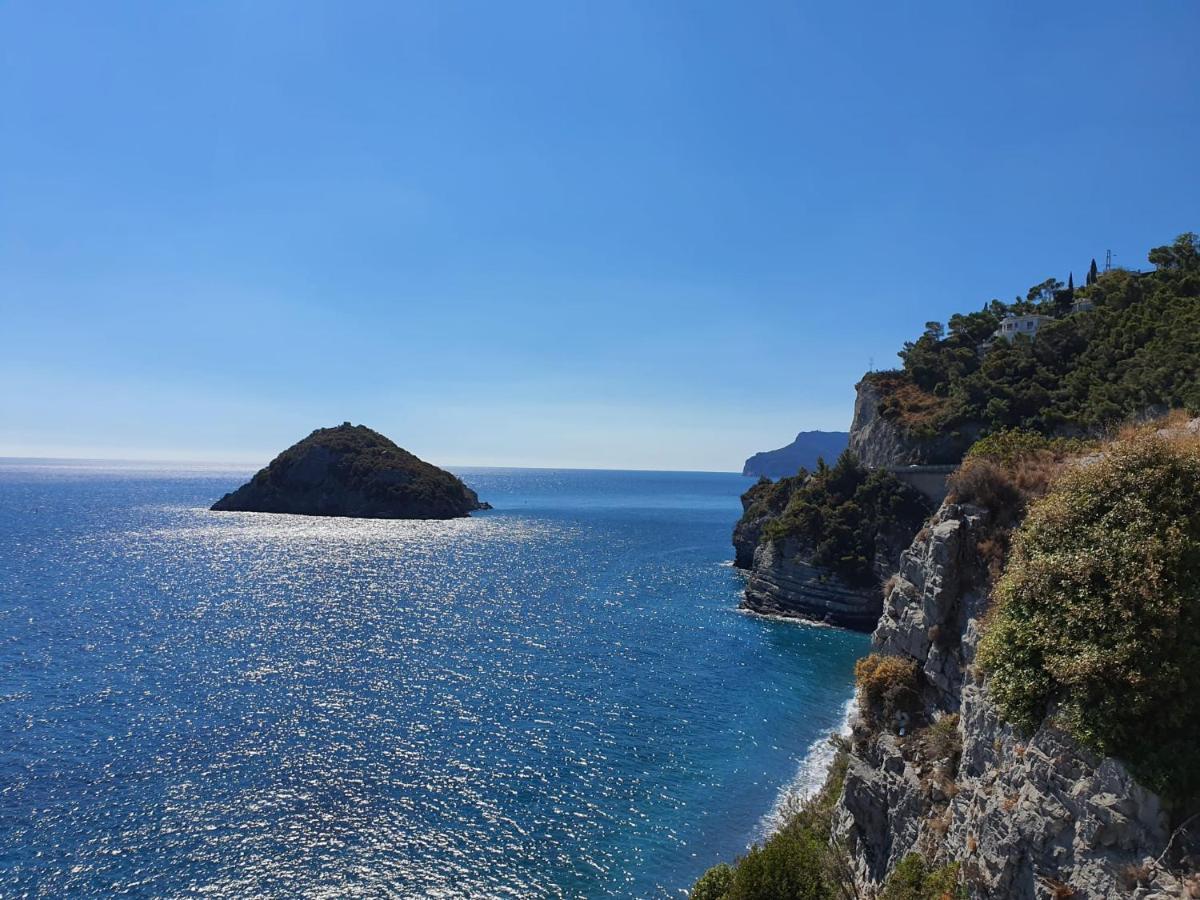 Una Finestra Sul Mare Monolocale Apartment Bergeggi Exterior photo