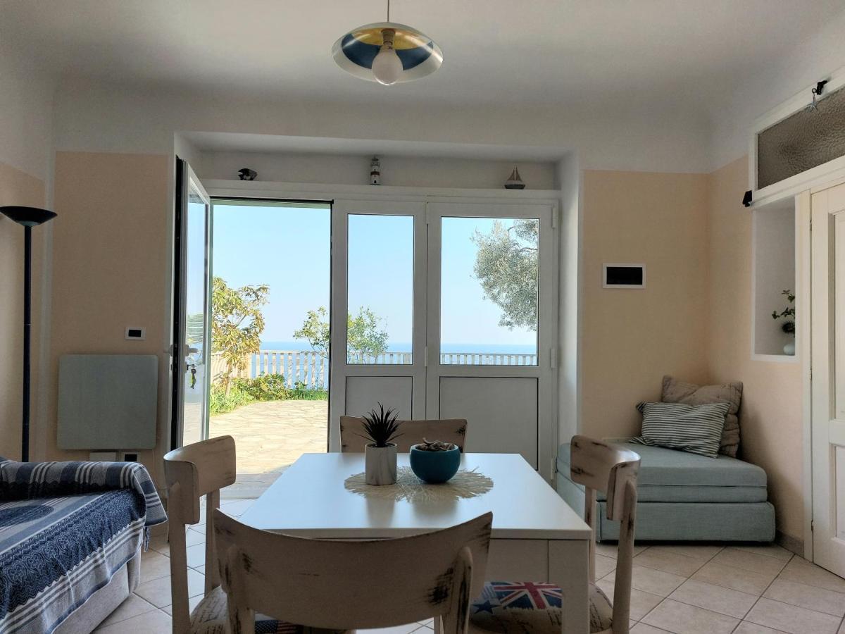 Una Finestra Sul Mare Monolocale Apartment Bergeggi Exterior photo