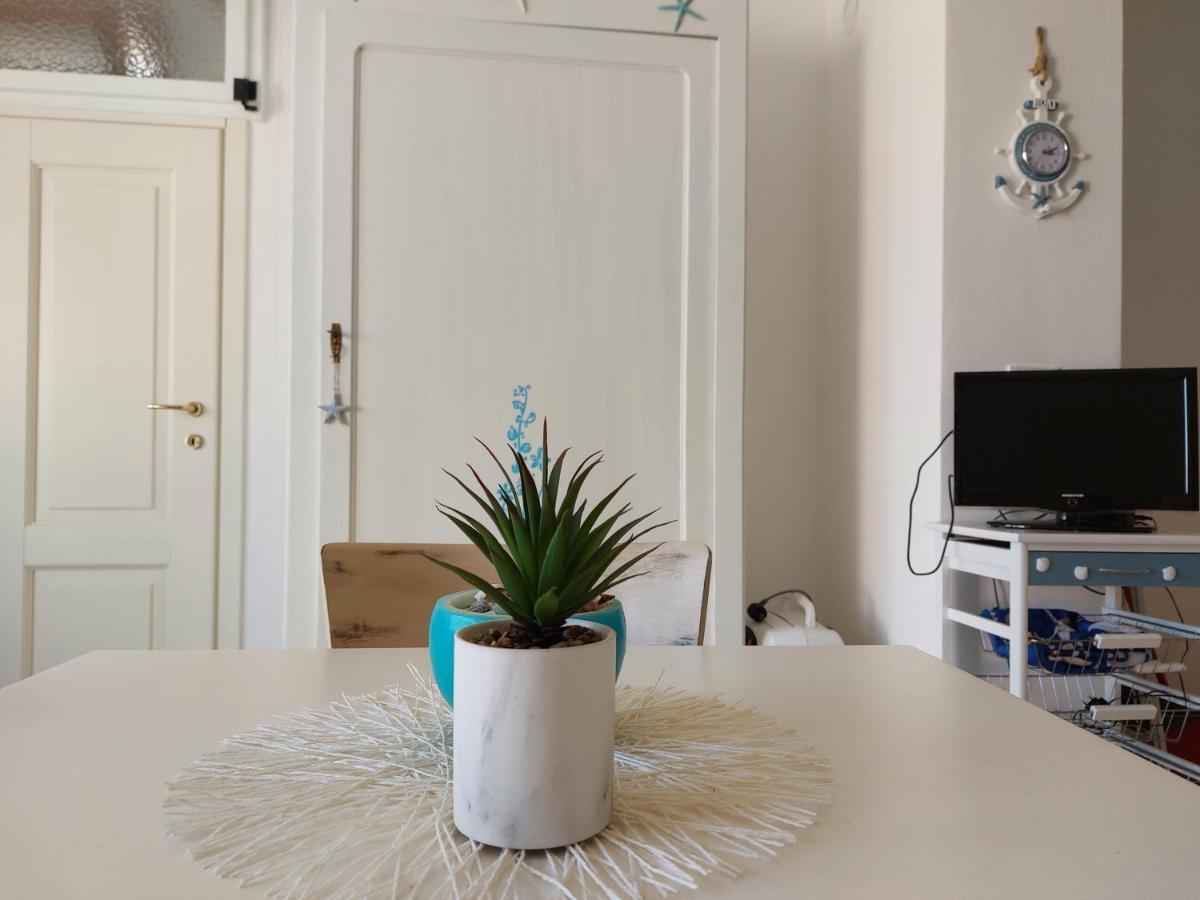 Una Finestra Sul Mare Monolocale Apartment Bergeggi Exterior photo